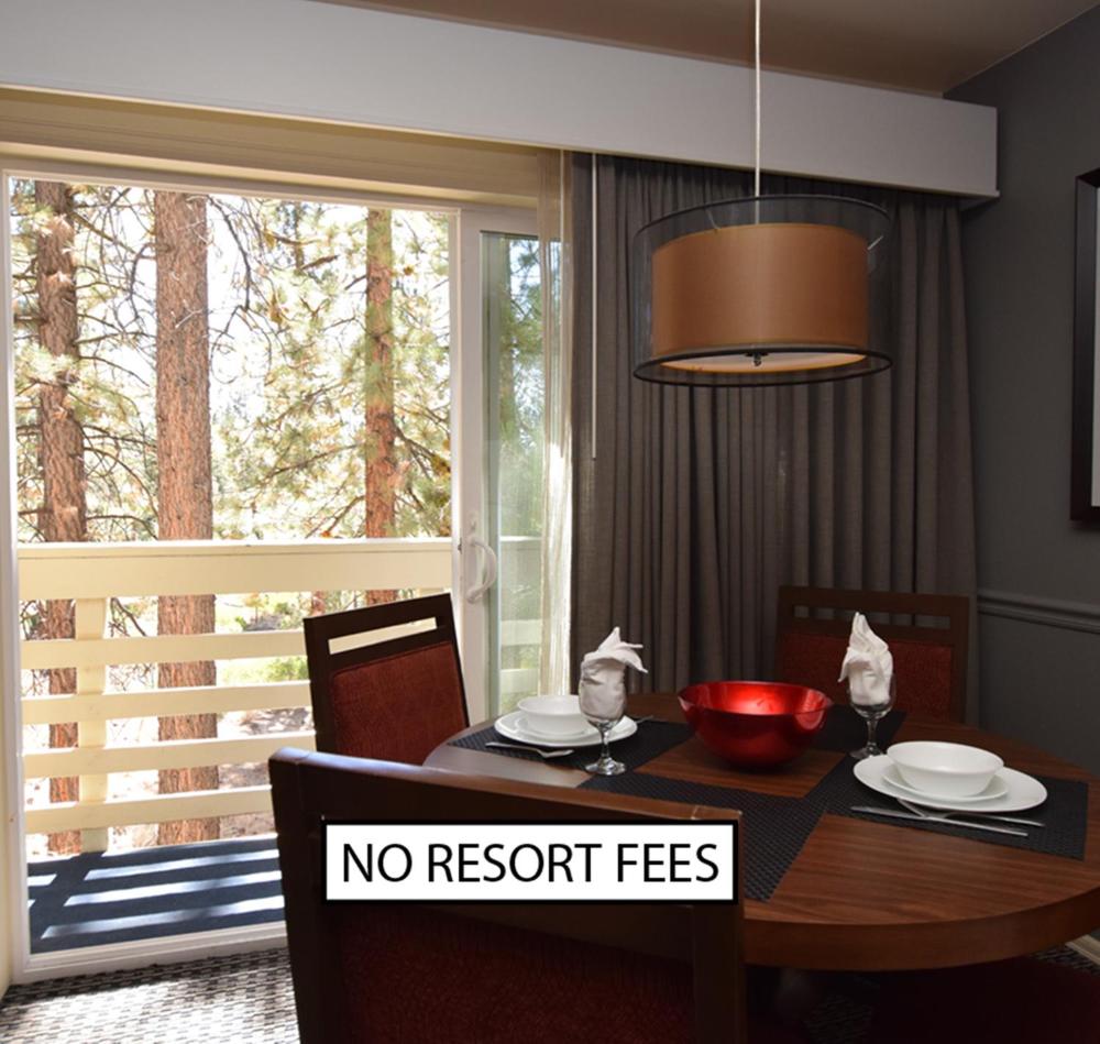 One-Bedroom Queen Suite with Sofa Bed interior